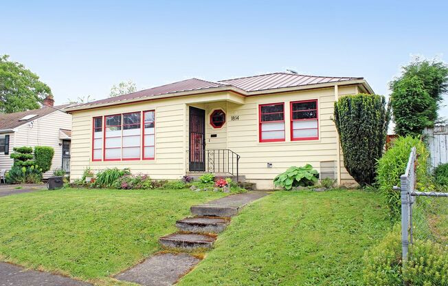 Woodlawn Wonder!  Fab Mid-Century Ranch close to NE Dekum Shopping, Dining