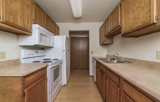 2 beds, 1 bath, 913 sqft, $935, Unit 2912-202