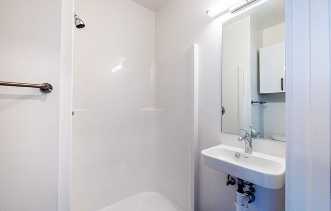 Studio, 1 bath, 229 sqft, $945, Unit 016