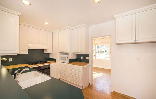 Charming 3 Bed, 2 Bath Home in Old Palo Alto