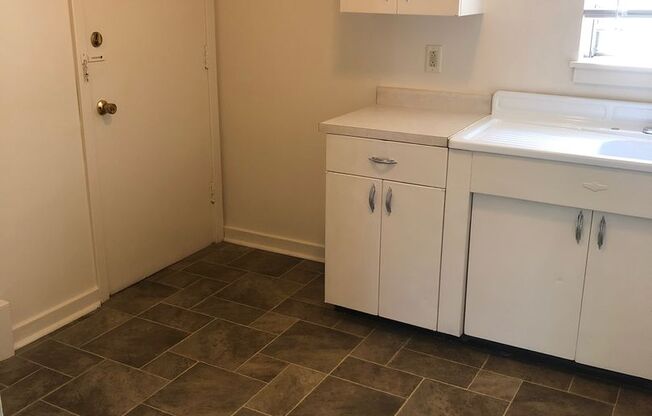 1 bed, 1 bath, 580 sqft, $650, Unit 1500-612