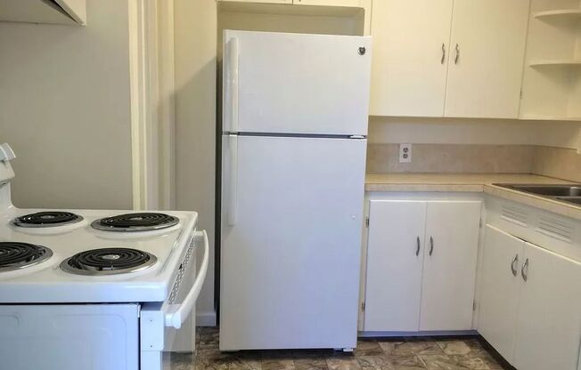 2 beds, 1 bath, 1,000 sqft, $1,600