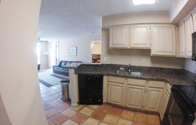 2 beds, 2 baths, $2,850, Unit # 2211