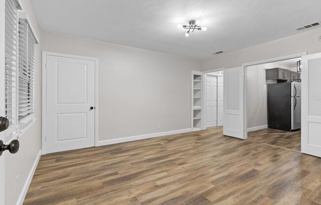 150-154 W Hillcrest Blvd