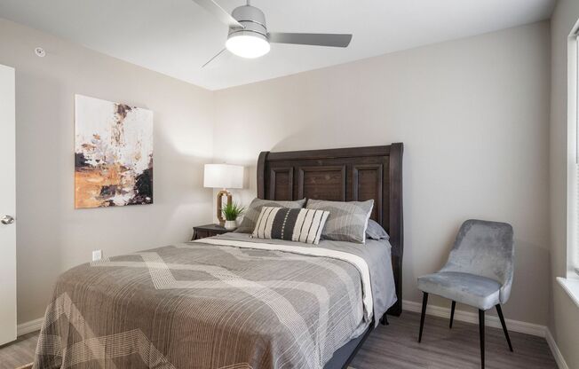 3 beds, 2 baths, 1,137 sqft, $1,569, Unit J303