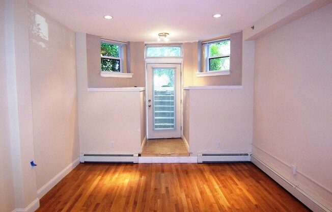 2 beds, 1 bath, 770 sqft, $3,695, Unit 22