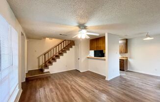 2 beds, 1.5 baths, 1,186 sqft, $975, Unit 3004 C Chaucer Drive