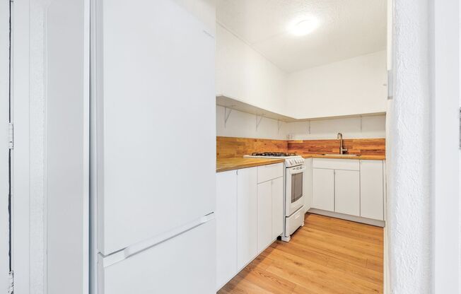 1 bed, 1 bath, 440 sqft, $850, Unit 608