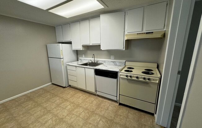 1 bed, 1 bath, 634 sqft, $839, Unit 1823 FC