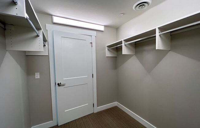 1 bed, 1 bath, 667 sqft, $1,925, Unit One11 514