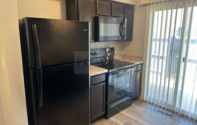 1 bed, 1 bath, 810 sqft, $1,075