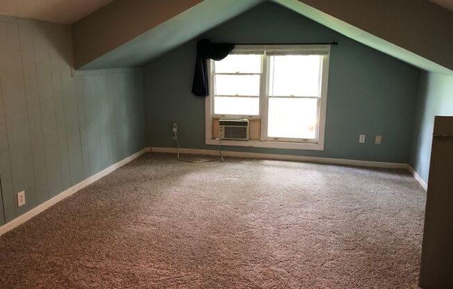 Large home on corner lot in Woodbine, Great Front Porch, Blocks from Coffee Shop, Easy Interstate Access