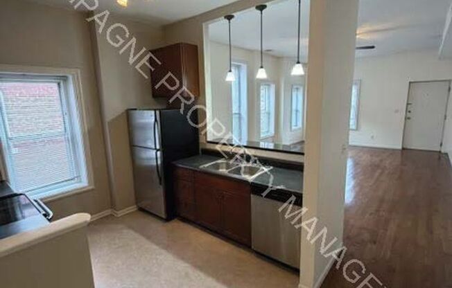 1646/1648 Summit Street