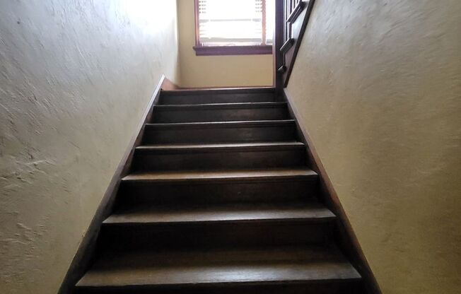 4 beds, 2.5 baths, $1,900