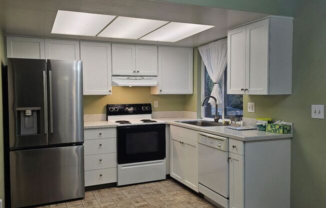 3 Bedroom 1.5 Bathroom Single Family Home in Redmond!