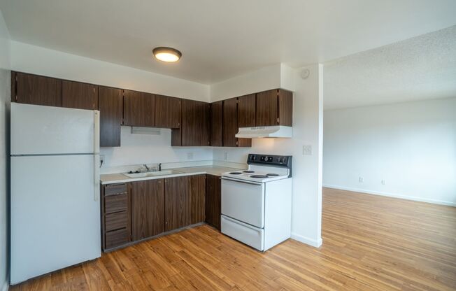 2 beds, 1 bath, 715 sqft, $950, Unit F304