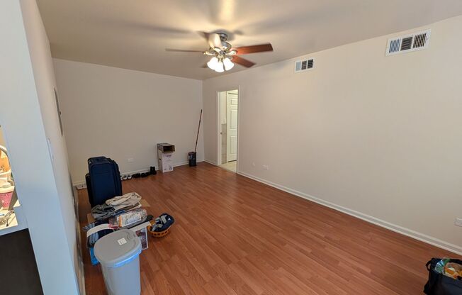 1 bed, 1 bath, 750 sqft, $1,595, Unit 1111H-300