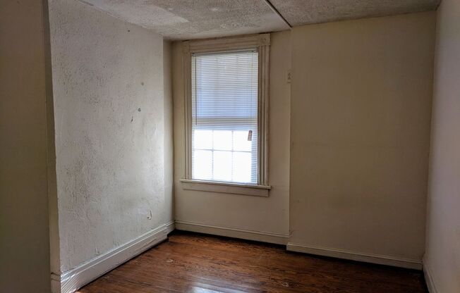 1 bed, 1 bath, $1,195, Unit Apt. A