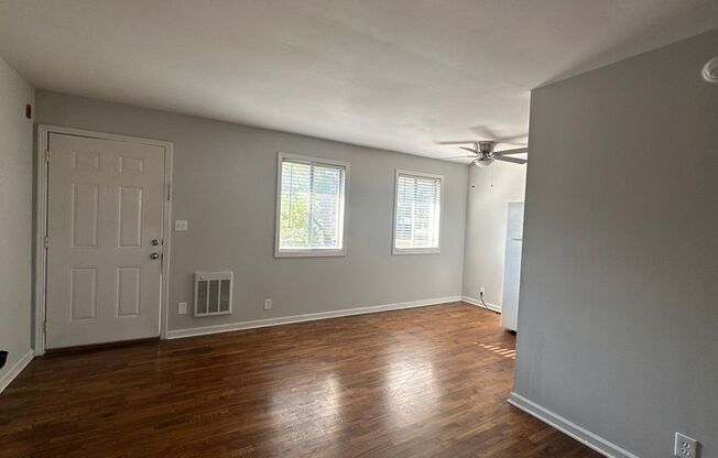 1 bed, 1 bath, 600 sqft, $925, Unit 10
