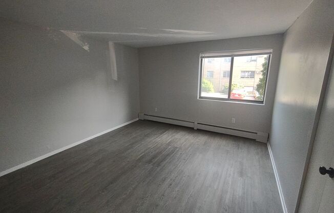 2 beds, 1 bath, 875 sqft, $1,065, Unit G103