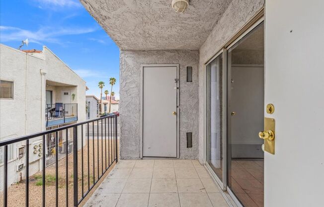 2 beds, 2 baths, 922 sqft, $1,245, Unit Van Dyke Unit D