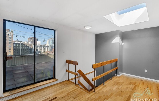 1 bed, 1 bath, $5,400, Unit PHH