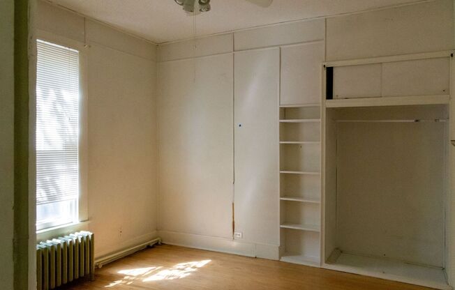 In the Heart of Dinkytown - Amazing 6 bedroom Victorian Rental Home,  Fall 2025!