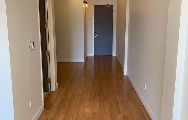 1 bed, 1 bath, 631 sqft, $2,445, Unit 1023-404