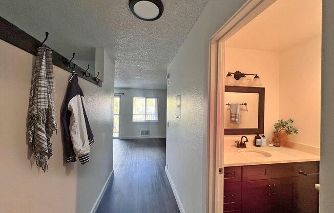 1 bed, 1 bath, 420 sqft, $1,225, Unit 200