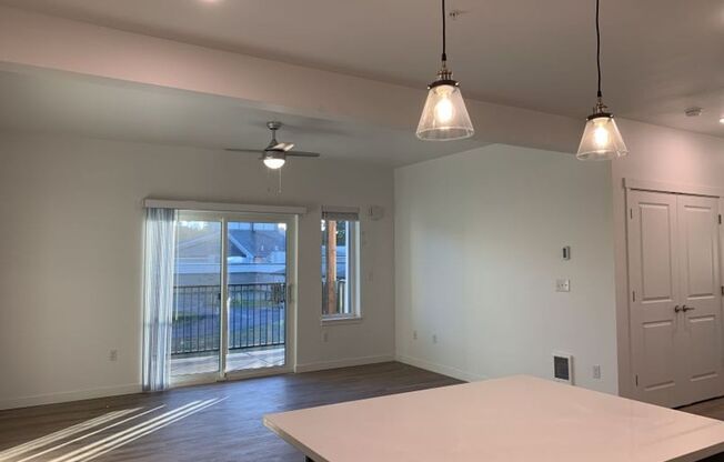 1 bed, 1 bath, 690 sqft, $1,625