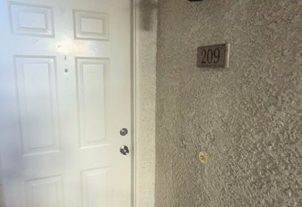 Vistana 2 Bedroom Condo - Ready for Move In!!