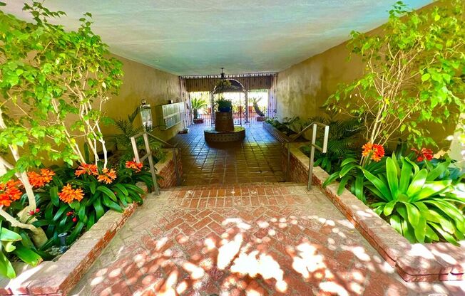 11670 SUNSET BLVD