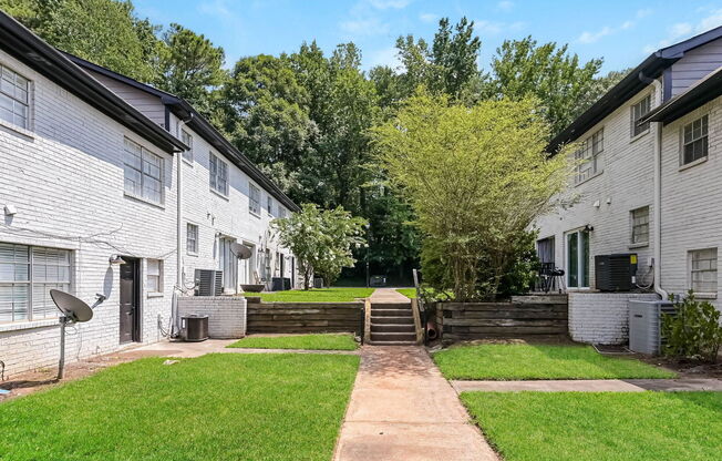 2 beds, 1.5 baths, 1,100 sqft, $1,299, Unit E25