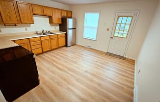 2 beds, 1.5 baths, $1,200, Unit 1824 Sawmill PL