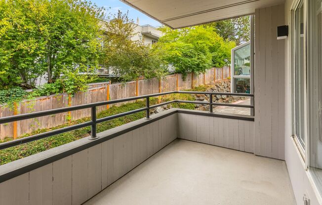 3 beds, 3.5 baths, $6,100