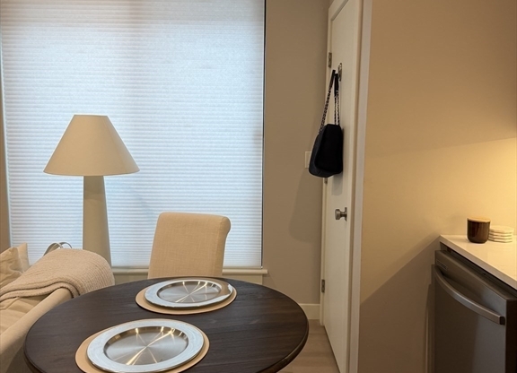 1 bed, 1 bath, 530 sqft, $2,800, Unit 404
