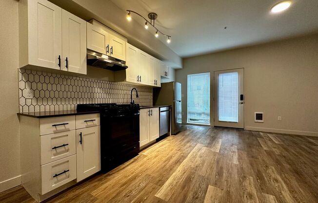 1 bed, 1 bath, $1,447, Unit 203