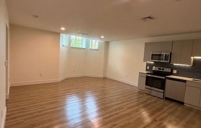 1 bed, 1 bath, 893 sqft, $2,131, Unit 108