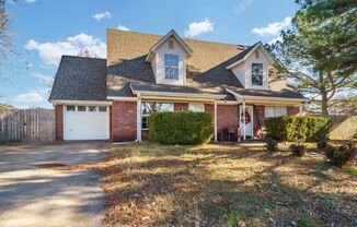 Charming 3-Bedroom Home in Bentonville