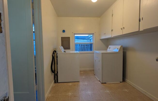 2 beds, 1 bath, $1,785