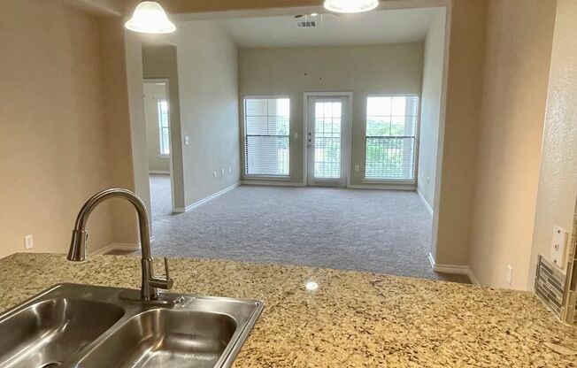 2 beds, 2 baths, 952 sqft, $1,959, Unit 02-112