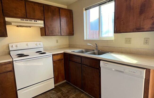 2 beds, 1.5 baths, 1,080 sqft, $1,550, Unit 190-D