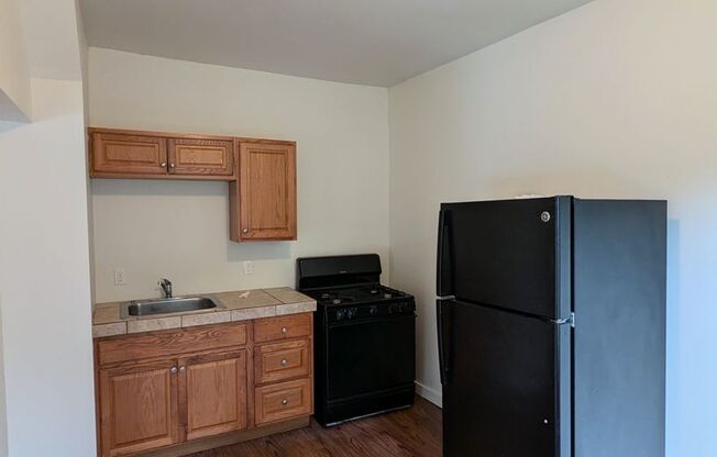 2 beds, 1 bath, $950