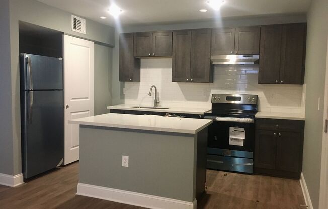 1 bed, 1 bath, 598 sqft, $1,400, Unit 200 N. Olympia 2B