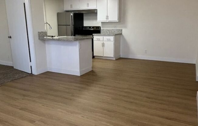 2 beds, 1 bath, 850 sqft, $2,200, Unit 6