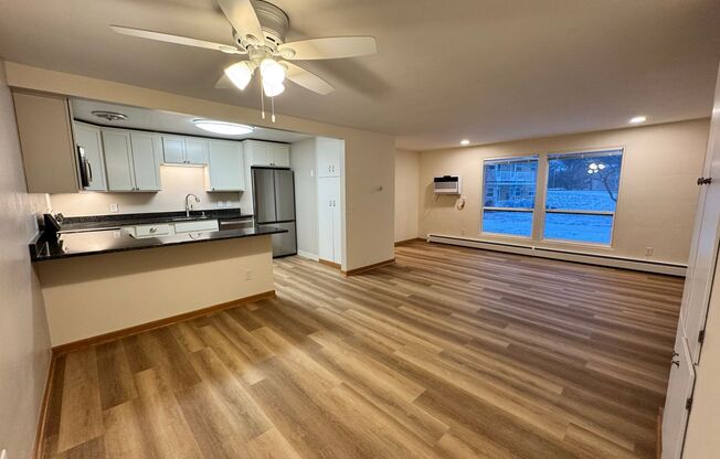 2 beds, 1 bath, 875 sqft, $1,650, Unit 58B