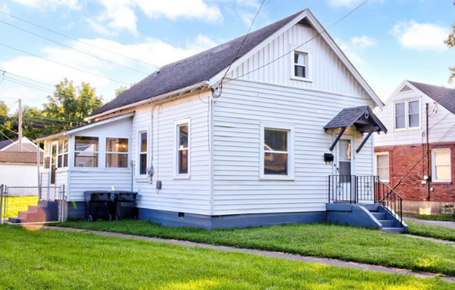 115 GILLETTE AVE