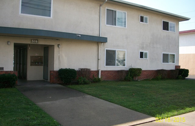 Beautiful Larger Two Bedroom in a quiet area, close to parks and transportation