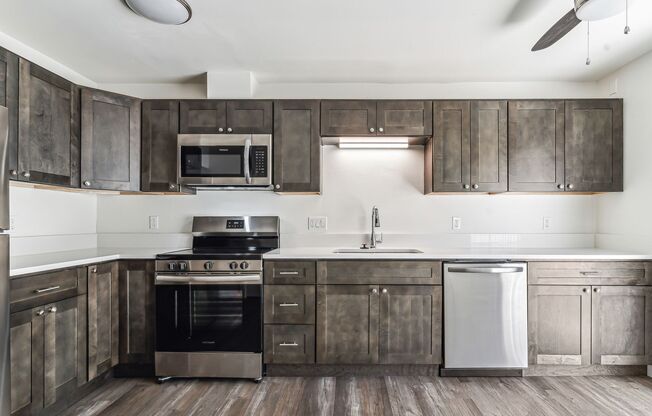 2 beds, 1.5 baths, 1,065 sqft, $1,799, Unit 30