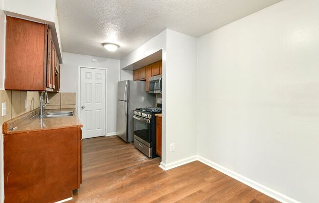 2 beds, 2 baths, 849 sqft, $1,200, Unit 1828-06